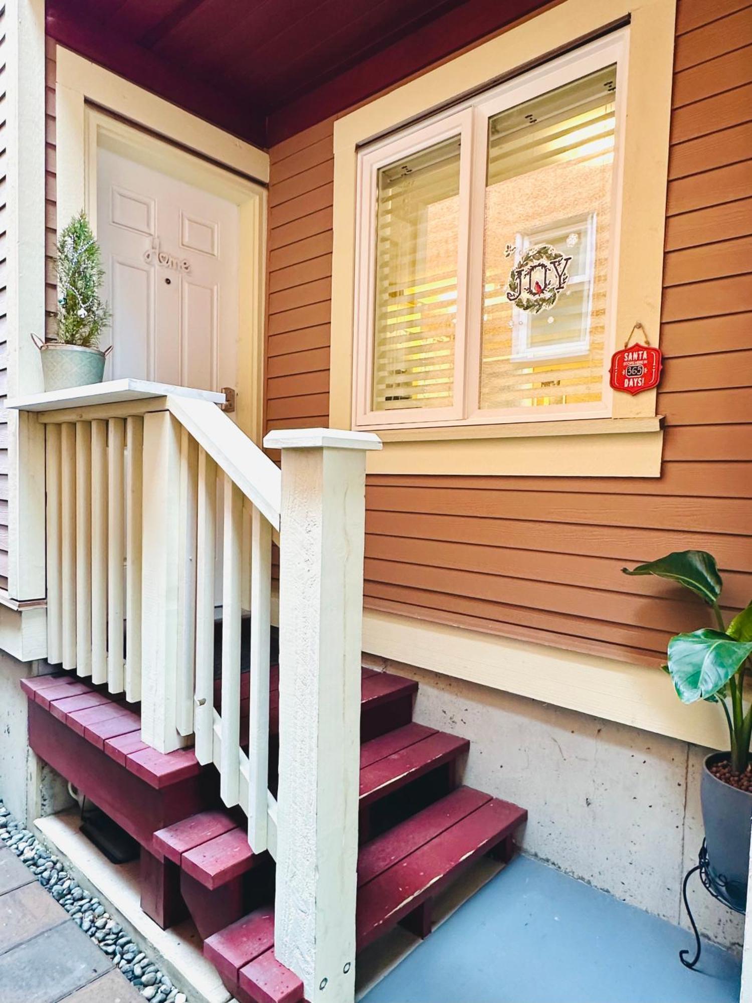 Private Guest Suite 10Mins To Downtown - King Bed - Bathtub - Free Parking Ванкувер Екстер'єр фото